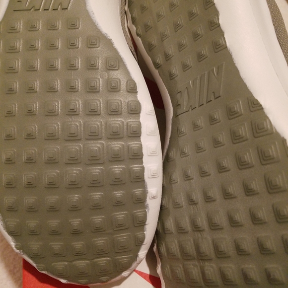 Nike Women's Juvenate Athletic Shoes - Picture 5 of 6